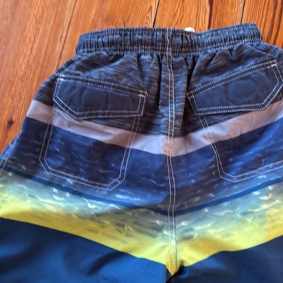 Quad Boys Swim Trunks Swim Wear String Tie Front Velcro Back Pockets Size 8 -10 - Picture 3 of 4